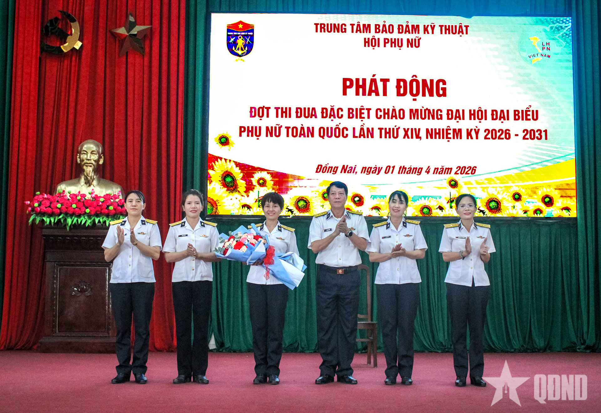 Phụ nữ Trung tâm Bảo đảm kỹ thuật Vùng 2 Hải quân đẩy mạnh thực hiện các phong trào thi đua